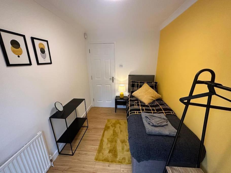 Elegant Room In Stylish House Milton Keynes Esterno foto