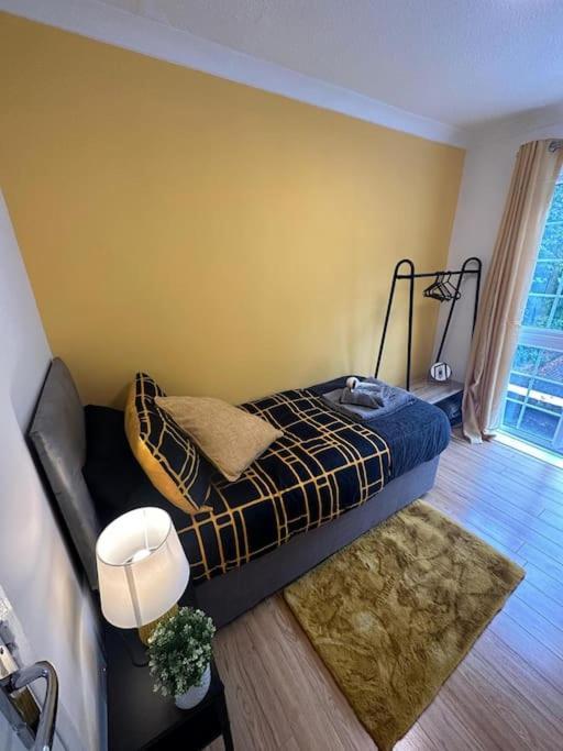 Elegant Room In Stylish House Milton Keynes Esterno foto