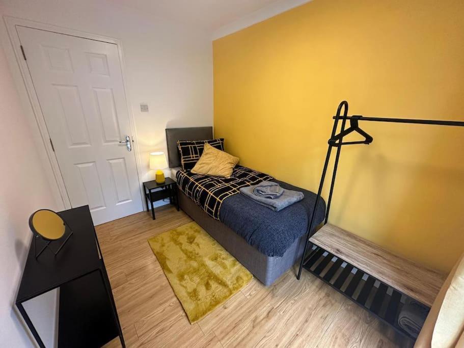 Elegant Room In Stylish House Milton Keynes Esterno foto